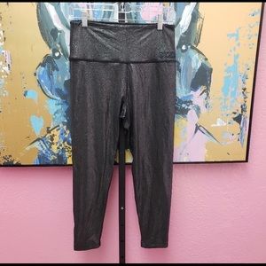 PINK Victoria's Secret Ultimate Shimmer Leggings